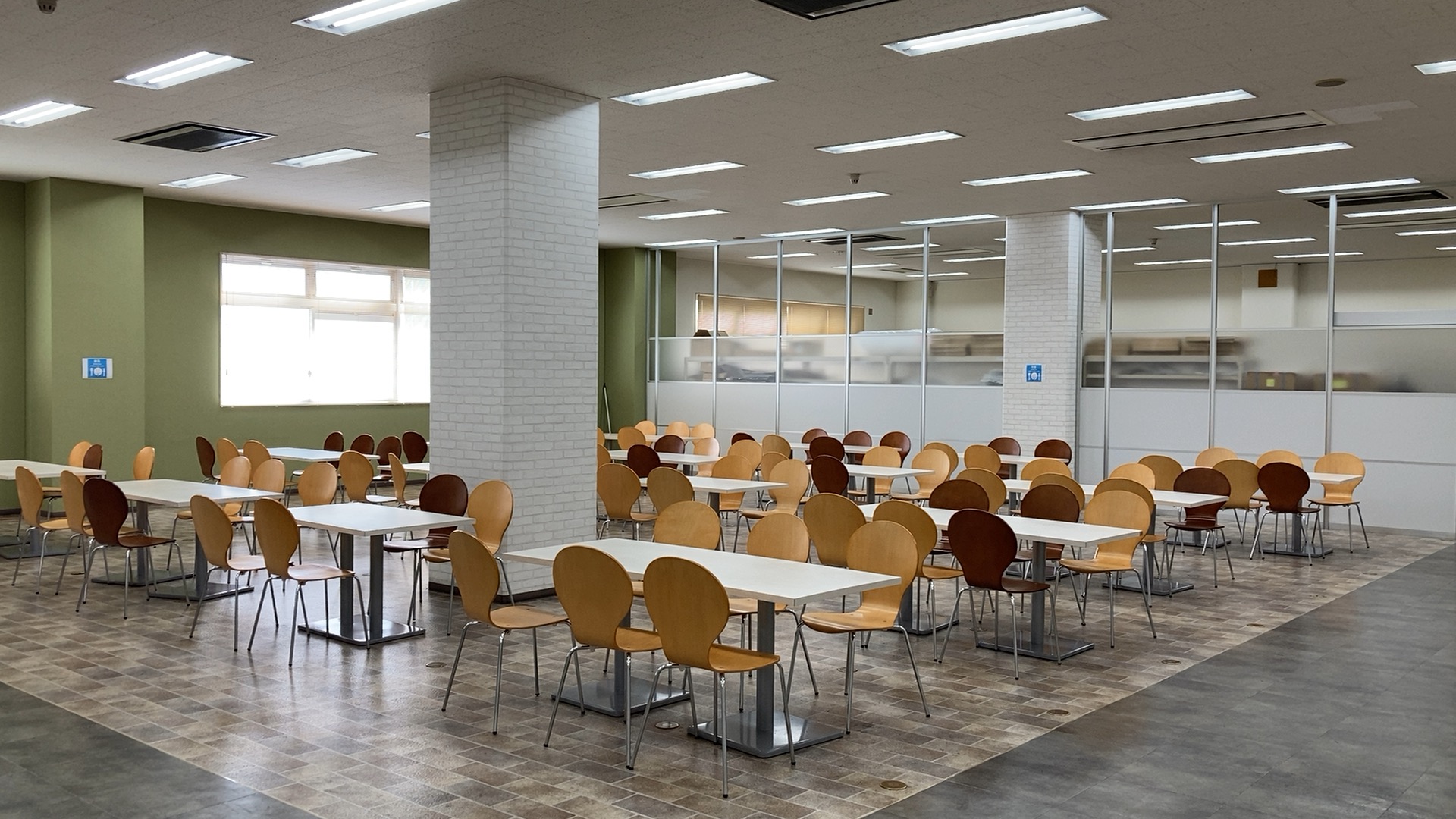 船橋センターのパート・アルバイト 倉庫内作業 フォークリフト 仕分け作業 物流の求人情報イメージ3
